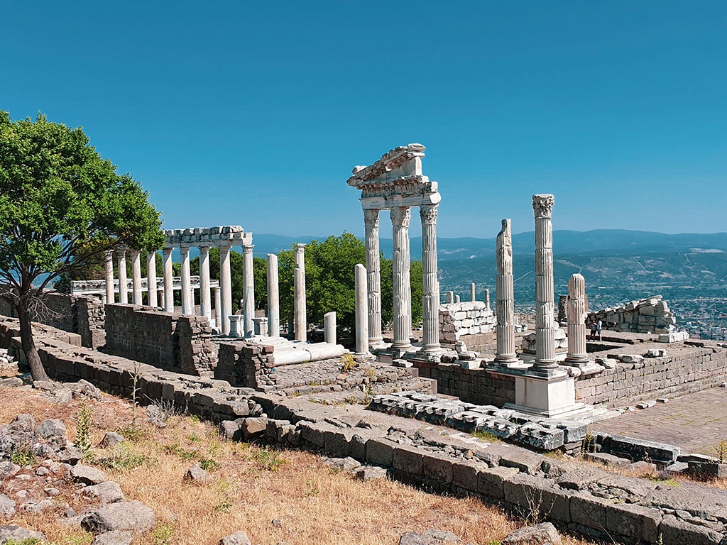 Bergama Car Rental: A Journey Through History