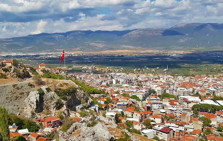 Kemalpaşa Autovermietung: Eine Reise durch die Kirschgärten